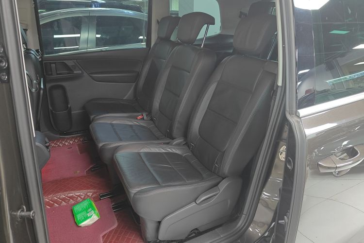 Volkswagen Sharan 2018 immagine di auto #17