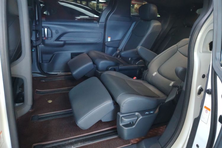 Toyota Granvia 2023 #17 Toyota Granvia 2023 immagine di auto #17