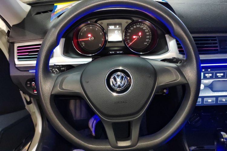 Volkswagen C-Trek 2019 immagine di auto #17