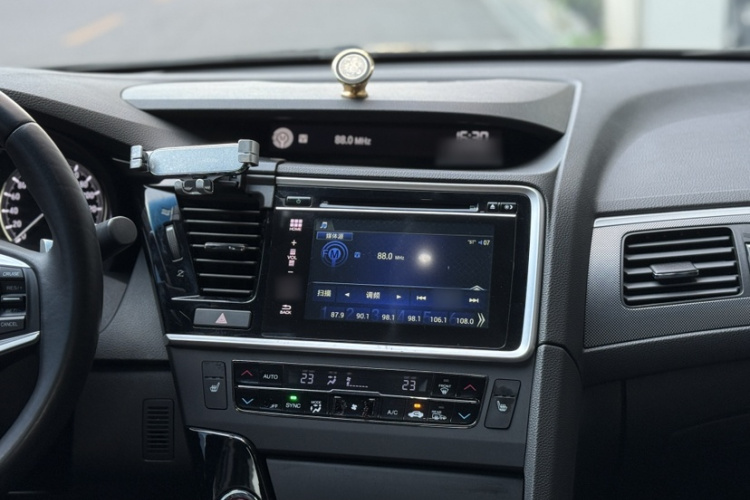 Honda Spirior 2016 immagine di auto #17