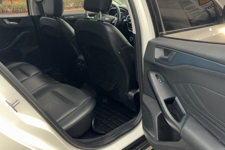 Ford Focus Active 2019 imagem de carro #17