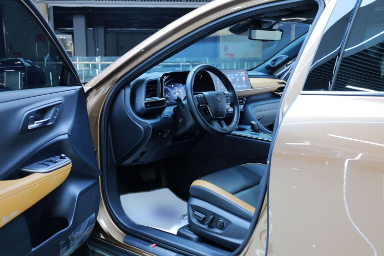 Toyota Crown 2023 immagine di auto #17