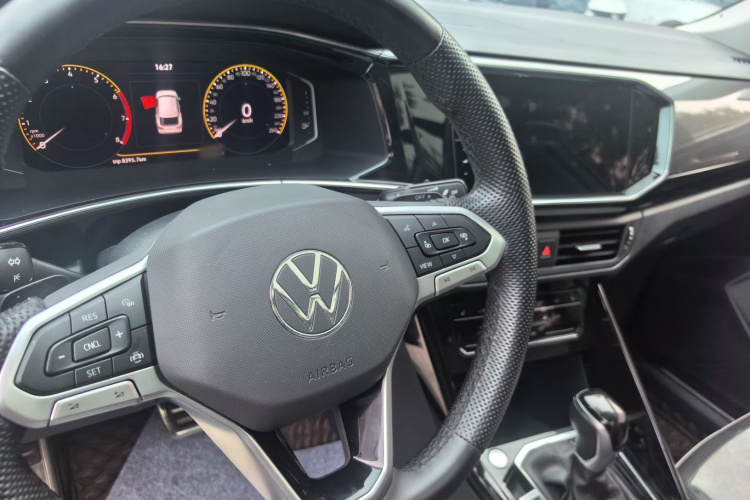 Volkswagen Tayron X 2022 car image #17