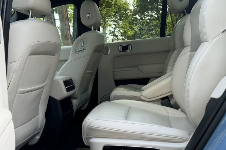 Li L8 2023 изображение автомобиля #17