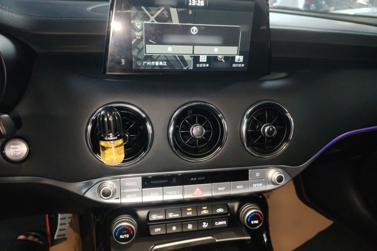 起亚 斯汀格 2018 汽车图片 #17