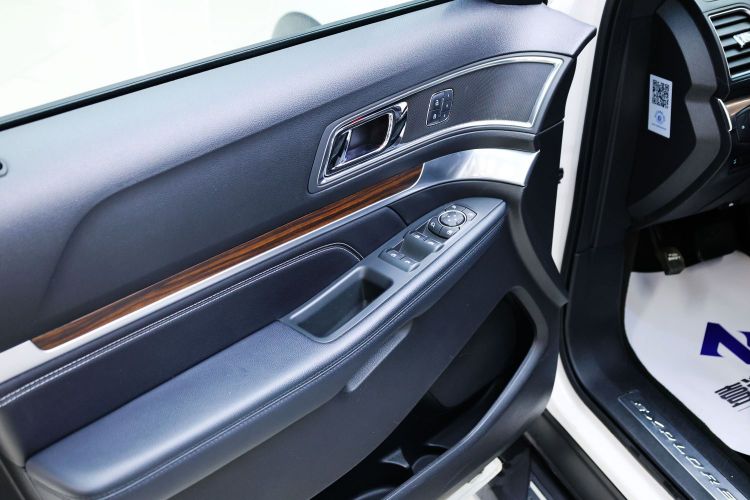 Ford Explorer (Imported) 2018 car image #17