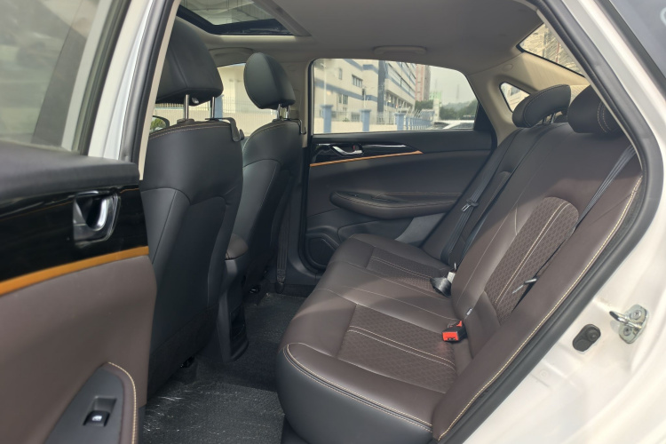 Changan Eado DT 2020 car image #17