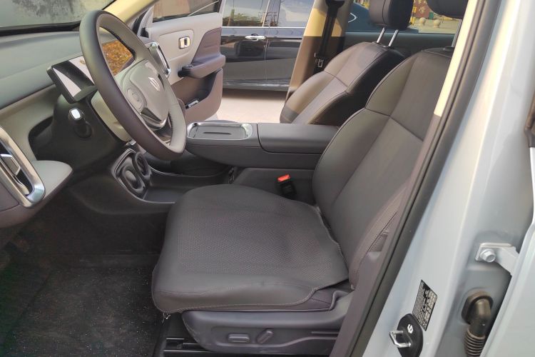 零跑汽车 零跑B10 2025 汽车图片 #17