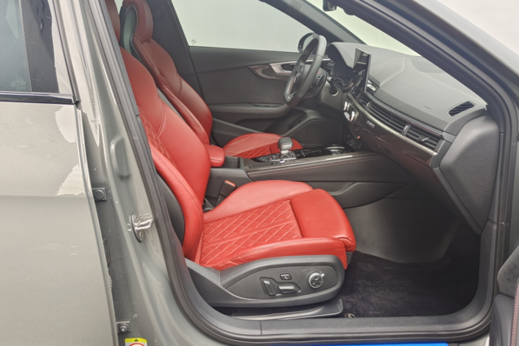 Audi S4 2023 car image #17