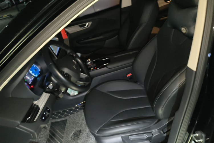 HongQi E-QM5 2023 #17 HongQi E-QM5 2023 car image #17