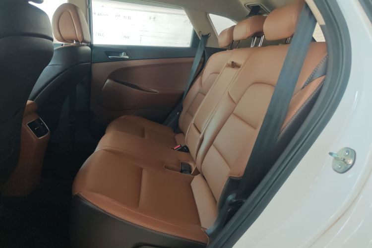 Hyundai Tucson (Imported) 2017 car image #17