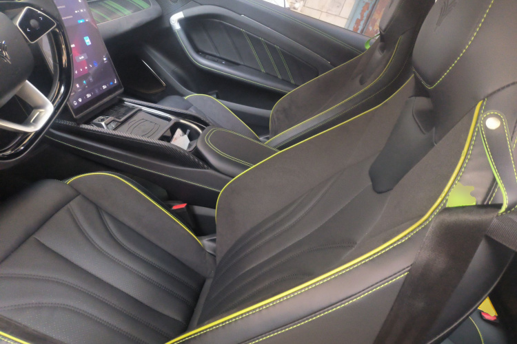 哪吒汽车 哪吒GT 2024 汽车图片 #17