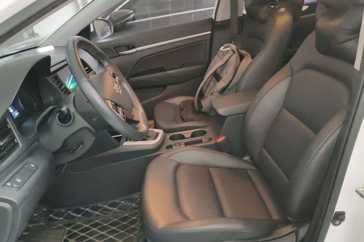 Hyundai Elantra AD 2020 immagine di auto #17