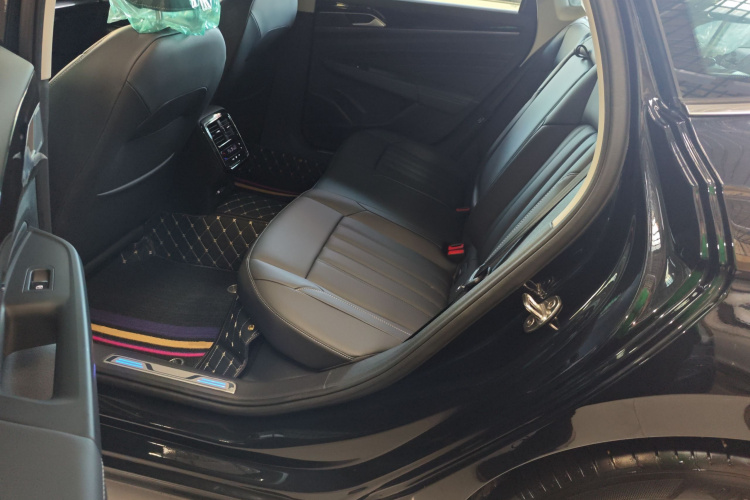 Volkswagen Passat New Energy 2025 #17 Volkswagen Passat New Energy 2025 car image #17