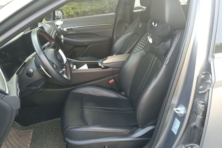 Hyundai Sonata (Imported) 2023 car image #17