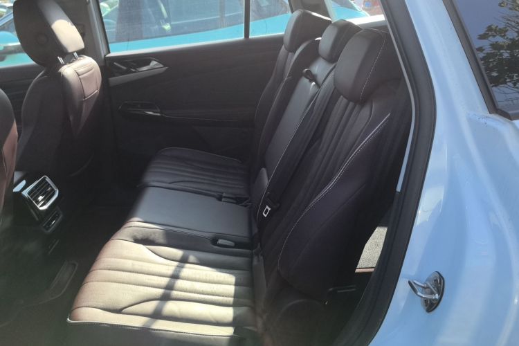 Volkswagen ID.6 X 2022 immagine di auto #17