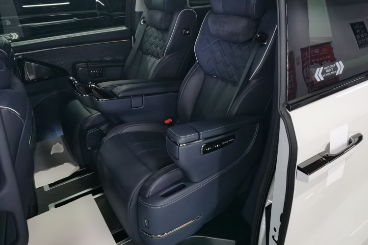 GAC Trumpchi Xiangwang M8 2025 car image #17