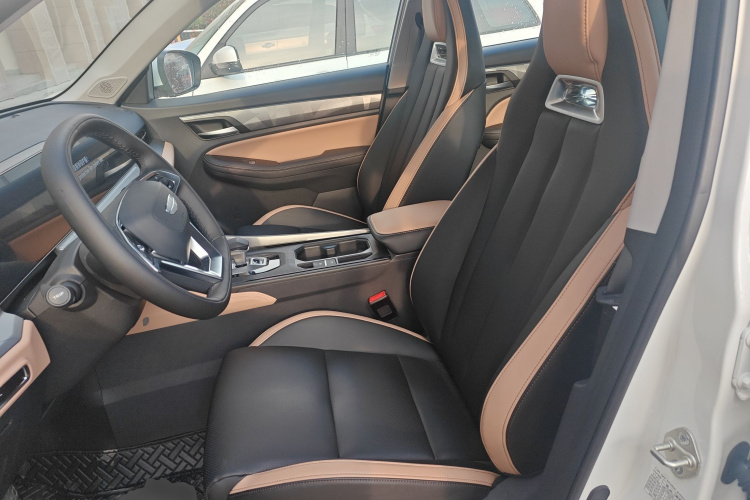 GEELY OkavangoR7 2025 car image #17