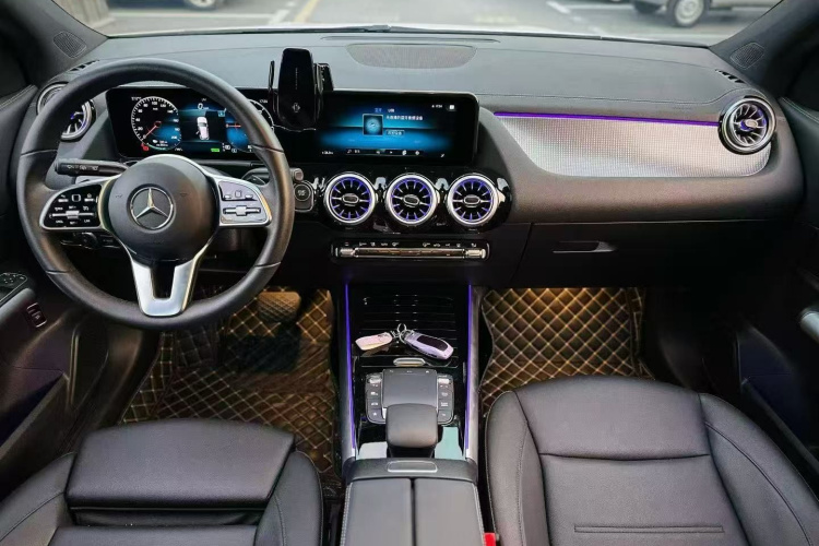 Mercedes-Benz EQA Class 2022 immagine di auto #17