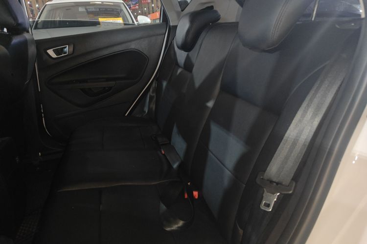 Ford Fiesta (Imported) 2016 immagine di auto #17