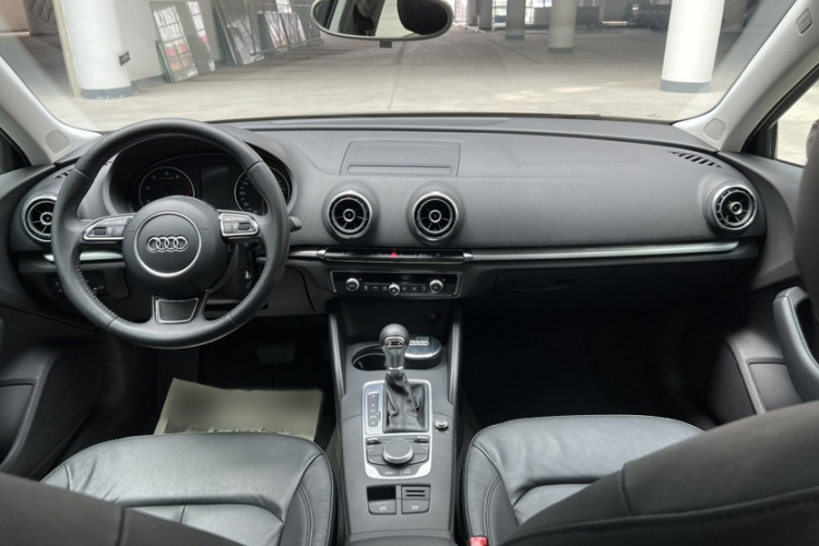 Audi A3 2015 car image #17