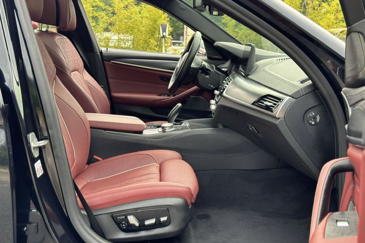 BMW M5 New Energy 2021 #17 BMW M5 New Energy 2021 car image #17