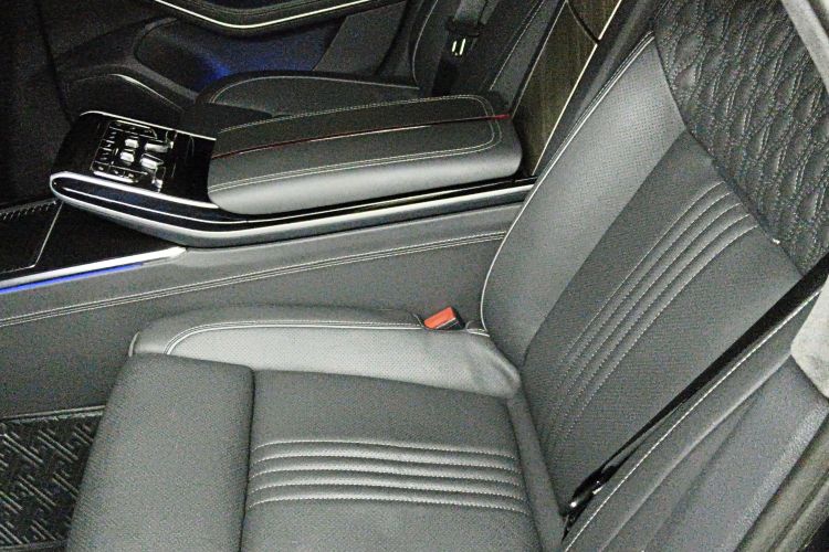 HongQi H9 2021 #17 HongQi H9 2021 car image #17