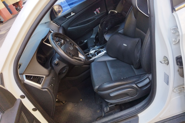 Hyundai Tucson (Imported) 2016 car image #17