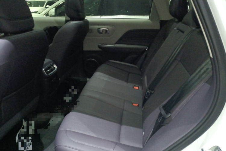 零跑汽车 零跑B10 2025 汽车图片 #17