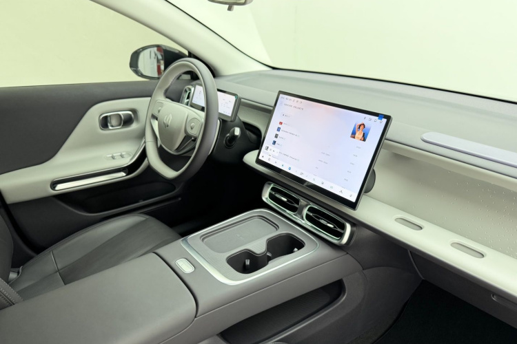 零跑汽车 零跑B01 2025 汽车图片 #17