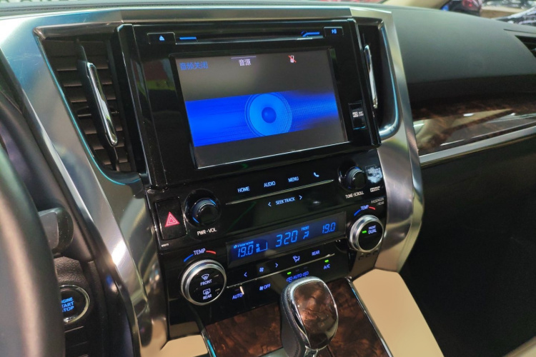 丰田 埃尔法 2018 汽车图片 #17