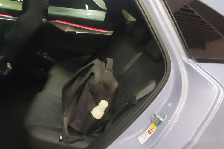 BYD Sea Lion 07 EV 2024 car image #17