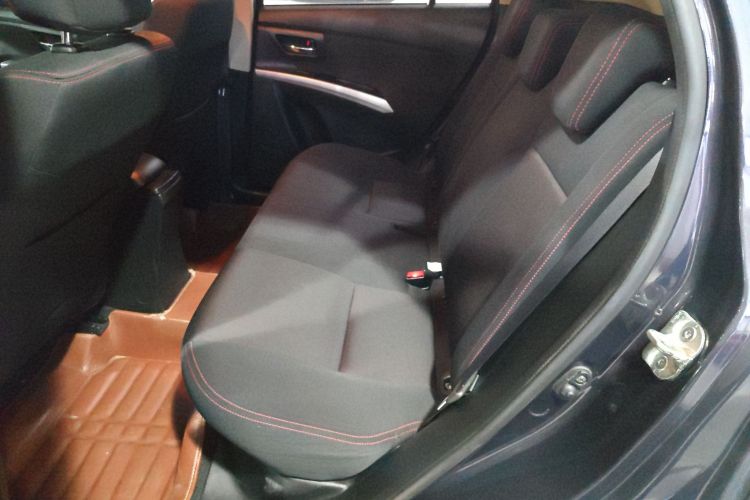 Suzuki S-Cross 2016 immagine di auto #17