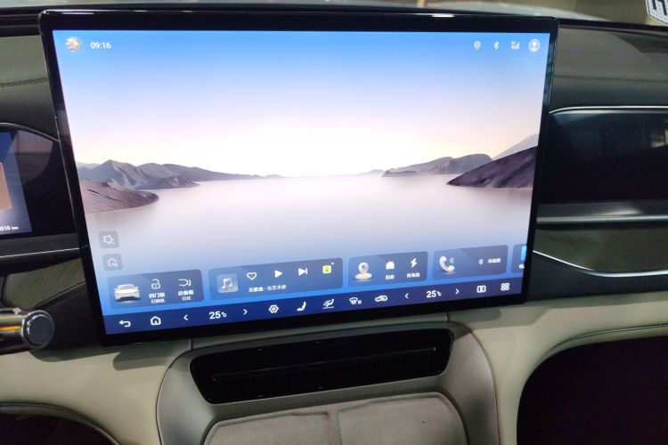 Denza N7 2024 car image #17