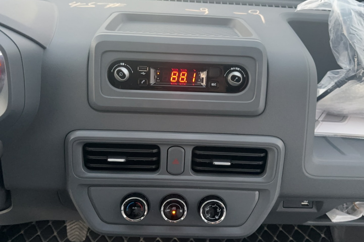 五菱汽车 五菱扬光 2025 #17 五菱汽车 五菱扬光 2025 汽车图片 #17