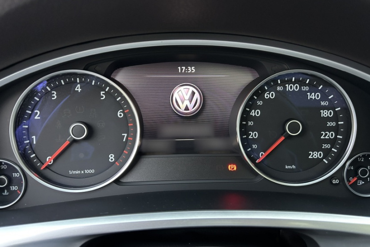 Volkswagen Touareg 2015 car image #17