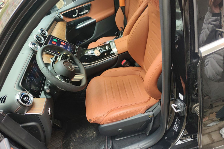 Mercedes-Benz GLC Class New Energy 2025 imagen de coche #17