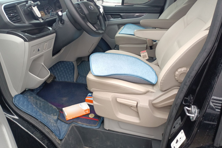 Ford E-Transit 2025 car image #17