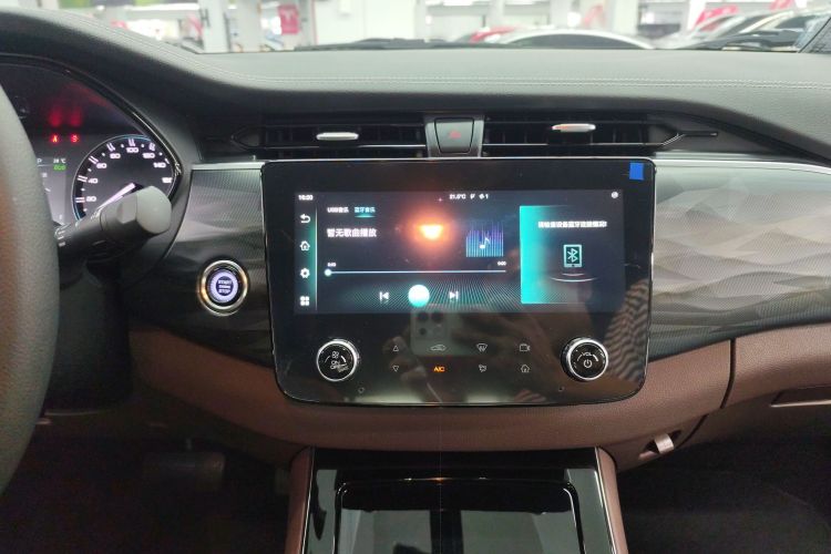 2025 car image #17