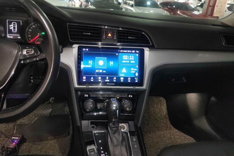 Volkswagen Lamando 2018 immagine di auto #17