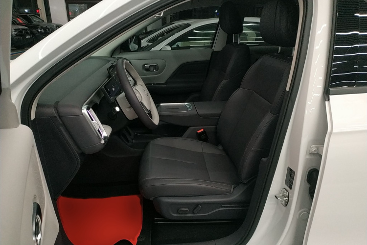 零跑汽车 零跑B10 2025 汽车图片 #17