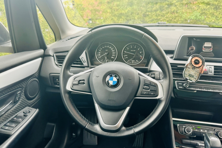 BMW 2 Series Tourer 2017 car image #17