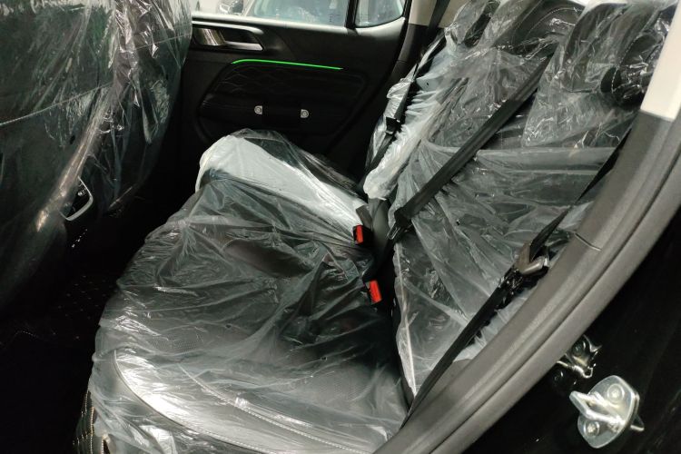 Tank 300 New Energy 2025 #17 Tank 300 New Energy 2025 car image #17