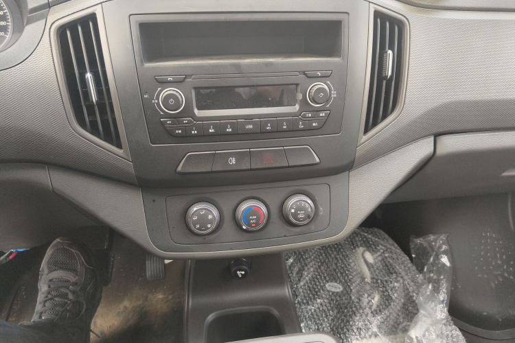 五菱汽车 五菱荣光新卡EV 2025 #17 五菱汽车 五菱荣光新卡EV 2025 汽车图片 #17