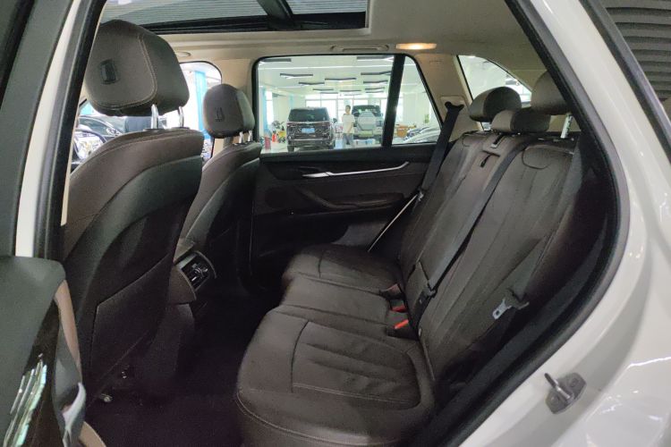 BMW X5 2015 car image #17