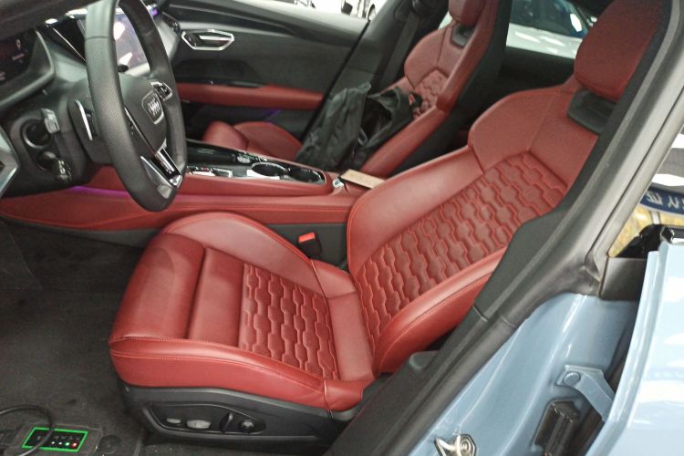 Audi e-tron GT 2024 #17 Audi e-tron GT 2024 صورة سيارة #17