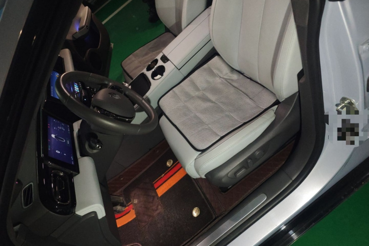 零跑汽车 零跑C01 2023 汽车图片 #17