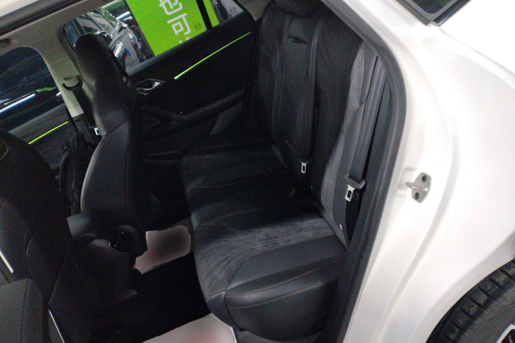 Roewe D5X DMH 2024 image de voiture #17