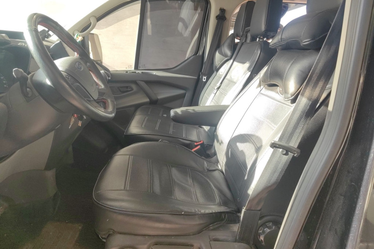 Ford Transit 2022 car image #17