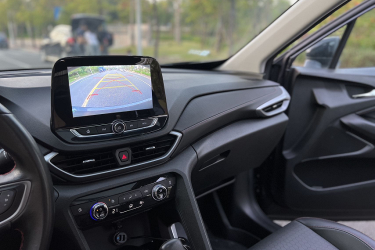 Chevrolet Orlando 2021 car image #17